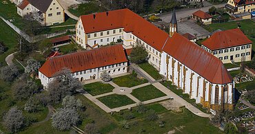 Luftbild ehemaliges Kloster Kirchheim am Ries